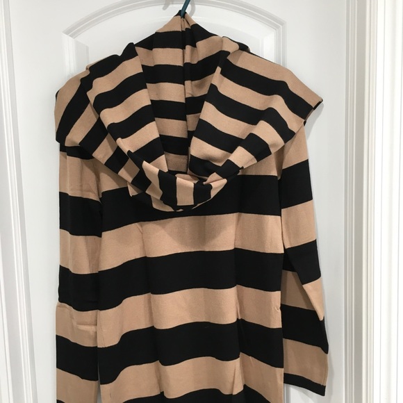 Cable & Gauge beautiful sweater - Picture 2 of 7